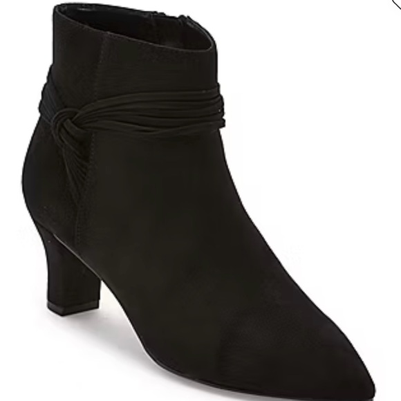 NWT East 5th Black Heeled Ankle Boots Size 7.5 Memory foam - Picture 2 of 7